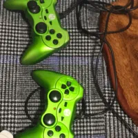 دسته یک جفت کامپیوتر اصلی و یک عدد ایکس باکس