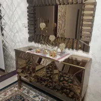 آینه و کنسول همراه شمعدانی