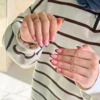 خدمات تخصصی کاشت ناخن با متریال المانی|خدمات آرایشگری و زیبایی|شیراز, شهرک قمشه|دیوار