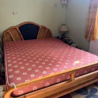 تخت خواب ۱۶۰ چوب و تشک و لوازم دیگر
