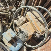 ویبراتور وهشت عدد شیلنگ و دینام سه فازوسم پاش