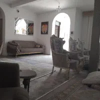 به یک نفر خانوم جهت نظافت و اشپزی در منزل