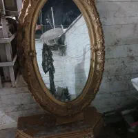 اینه ومیز و ساعت