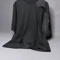 تیشرت نخ پنبه با طراحی سرشانه قواره دار