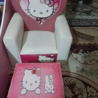 میز تحریر و مبل و جلو مبلی کودک درحد نو|اسباب و اثاث بچه|زهک, |دیوار