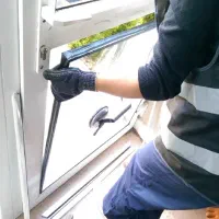 سفیر متخصص تعمیرات درب و پنجره دوجداره|خدمات پیشه و مهارت|قزوین, |دیوار