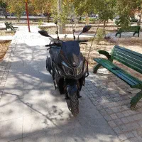 j 200