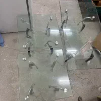 میز شیشه ای سالم وکابینت فلزی و یک عدد ساک سالم