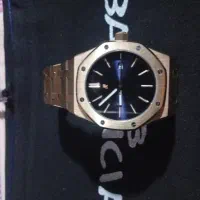 یک عدد ساعت apرنگ طلایی فروشی