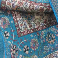 رو فرشی آبی رنگ