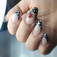 آموزش ناخن با قیمت استثنایی با صدور مدرک استاد