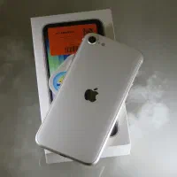 آیفون SE 2022 لازرورقی 64 گیگ نونو