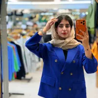 کت و شومیز|لباس|شیراز, سیاه سنگ|دیوار