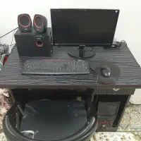 کامپیوتر کاملا سالم و تمیز همراه میز کار رایگان|میز تحریر و کامپیوتر|کرمانشاه, |دیوار
