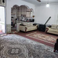 فروش خانه دو طبقه و یک مغازه تجاری