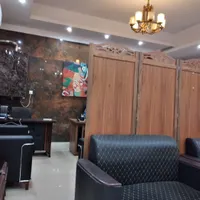 به یک نیروی خدمات برای دفتر املاک نیازمندیم