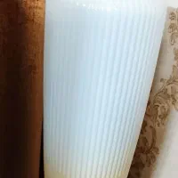 گلدون بزرگ کنار سالنی