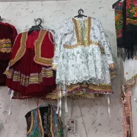 تعدادی لباس کردی کارکرده ولی درحدنو