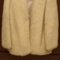 کت خز شیری رنگ