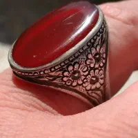 انگشترعقیق سرخ یمنی کهنه.رکاب قلم کاری قدیم