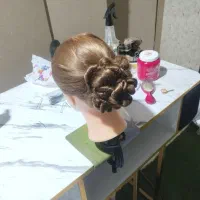 مدل برای کوتاهی مدل فارا یا کلوش یا پر رایگان