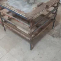 یک عدد قفس اهنی و دی وی دی نو