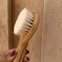 برس و شانه چوبی