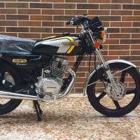 هندا ۱۵۰ کویر زمرد