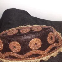 کلاه لچکی|لباس|یاسوج, |دیوار