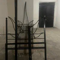 تخت فلزی