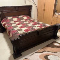 تخت دو نفره و میز آرایش و دو عدد پاتختی وتشک|تخت و سرویس خواب|اصفهان, گلزار|دیوار