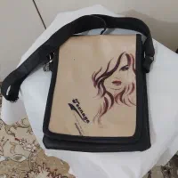 کیف|کیف، کفش، کمربند|طبس, |دیوار