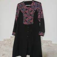 این سه عدد مانتو هدیه داده می‌شود.  سایز ۴۲هستن .|لباس|رویان, |دیوار