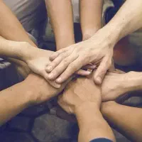 بنی آدم اعضای یکدیگرند