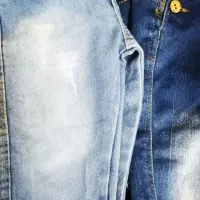 تعداد زیادی لباس بچگانه