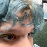 ارائه کلیه خدمات پیرسینگ و میکرودرمال خانم،اقا