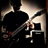 آموزش گیتار الکتریک در آکادمی موسیقی همدلان