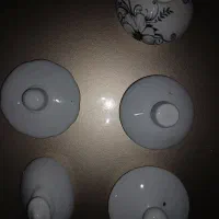 در قوری و قندان چینی