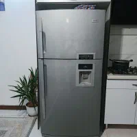 یخچال فریزر 30 فوت دونار تمیز و سالم