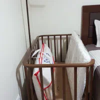 تخت نوزاد با قابلیت گهواره ای (مدل کنار تختی)|تخت و صندلی بچه|تهران, دکتر هوشیار|دیوار