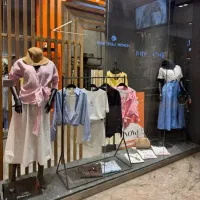 فروشنده لباس