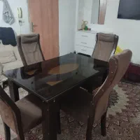 یه دست مبل هفت نفره با یه میز ناهار خوری تمیز