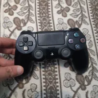 دسته ps4 اورجینال معاوضه دارم باکتونی zx سفارش کره