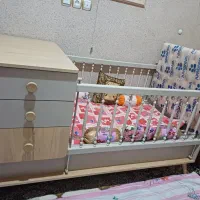 تخت سیسمونی وکودک