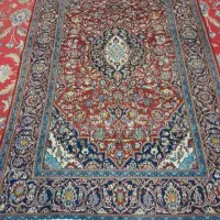 تعدادی قالیچه. کناره وپشتی دستبافت کهنه