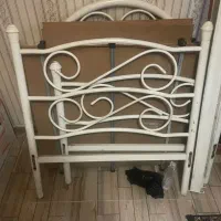 ۲ عدد تخت ۱ نفره