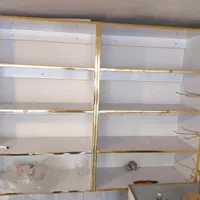 تخت مژه  .ماساژ.ویترین بوتیک و طبقه دیواری در حدنو|آرایشگاه و سالن‌های زیبایی|لشت نشا, |دیوار