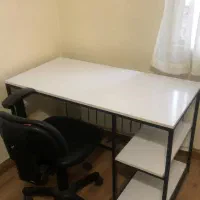 میز تحریر مدرن  درحد نو نو استفاده نشده