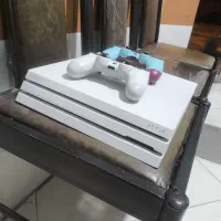 PS4 PRO رنگ سفید کمیاب