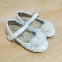 کفش دخترانه ۲ تا ۴ سال